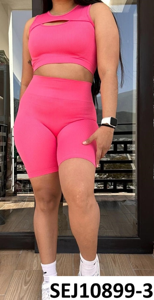 Conjunto Deportivo Shorts y Top Abertura