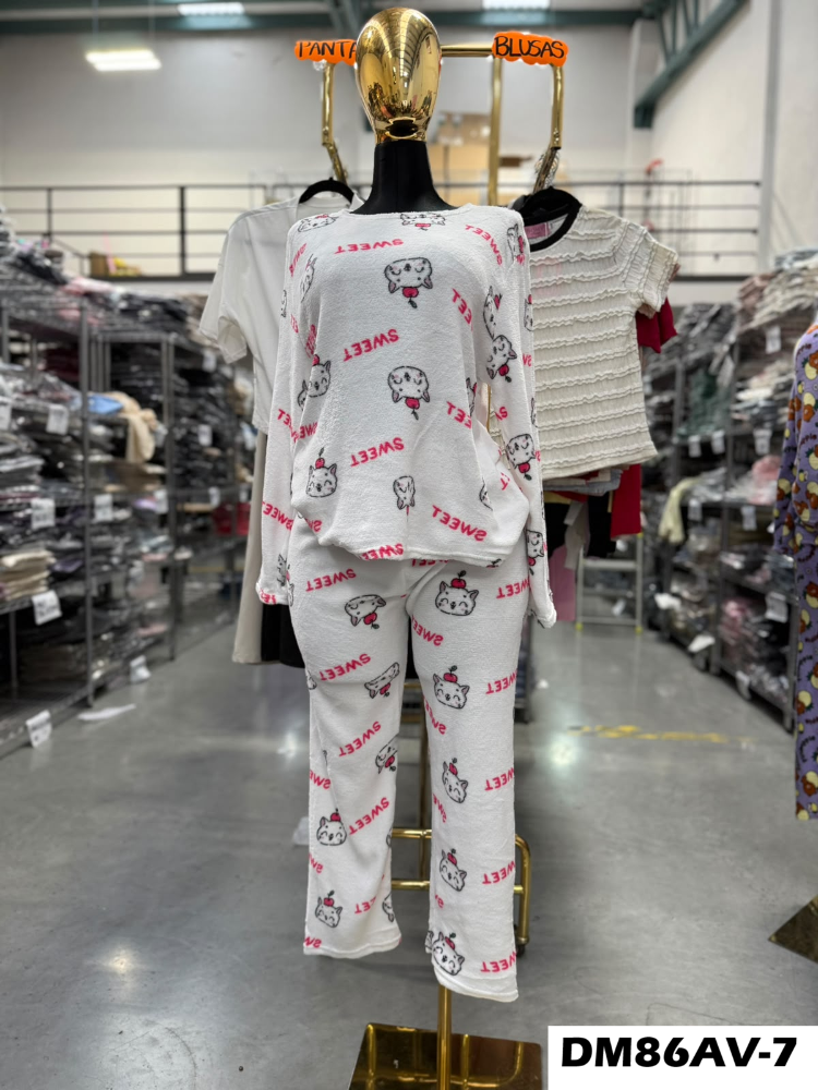 PIJAMA AFELPADA MOÑOS DM86AV